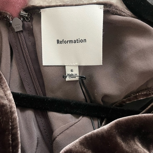 Reformation Brisbane Velvet Dress - Picture 4 of 4